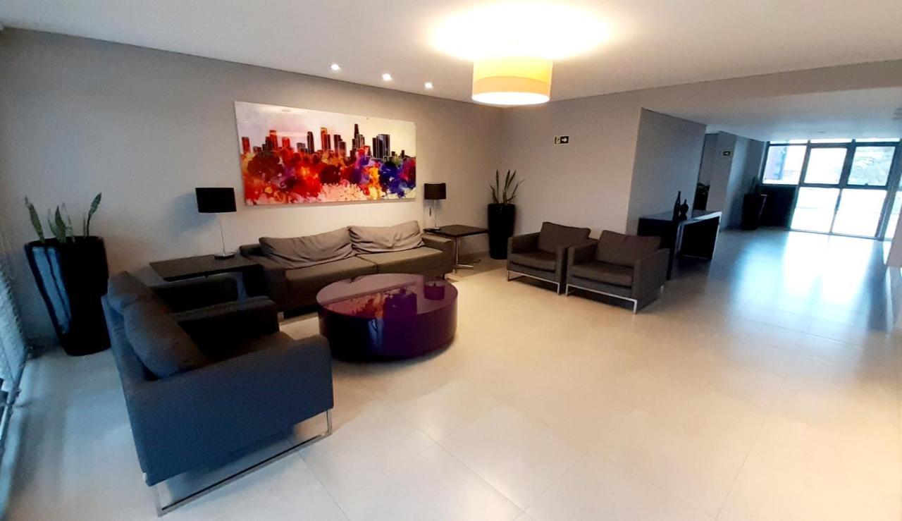 Estudio Aconchegante No Centro De Curitiba - Ar Condicio E Localizacao Perfeita! المظهر الخارجي الصورة