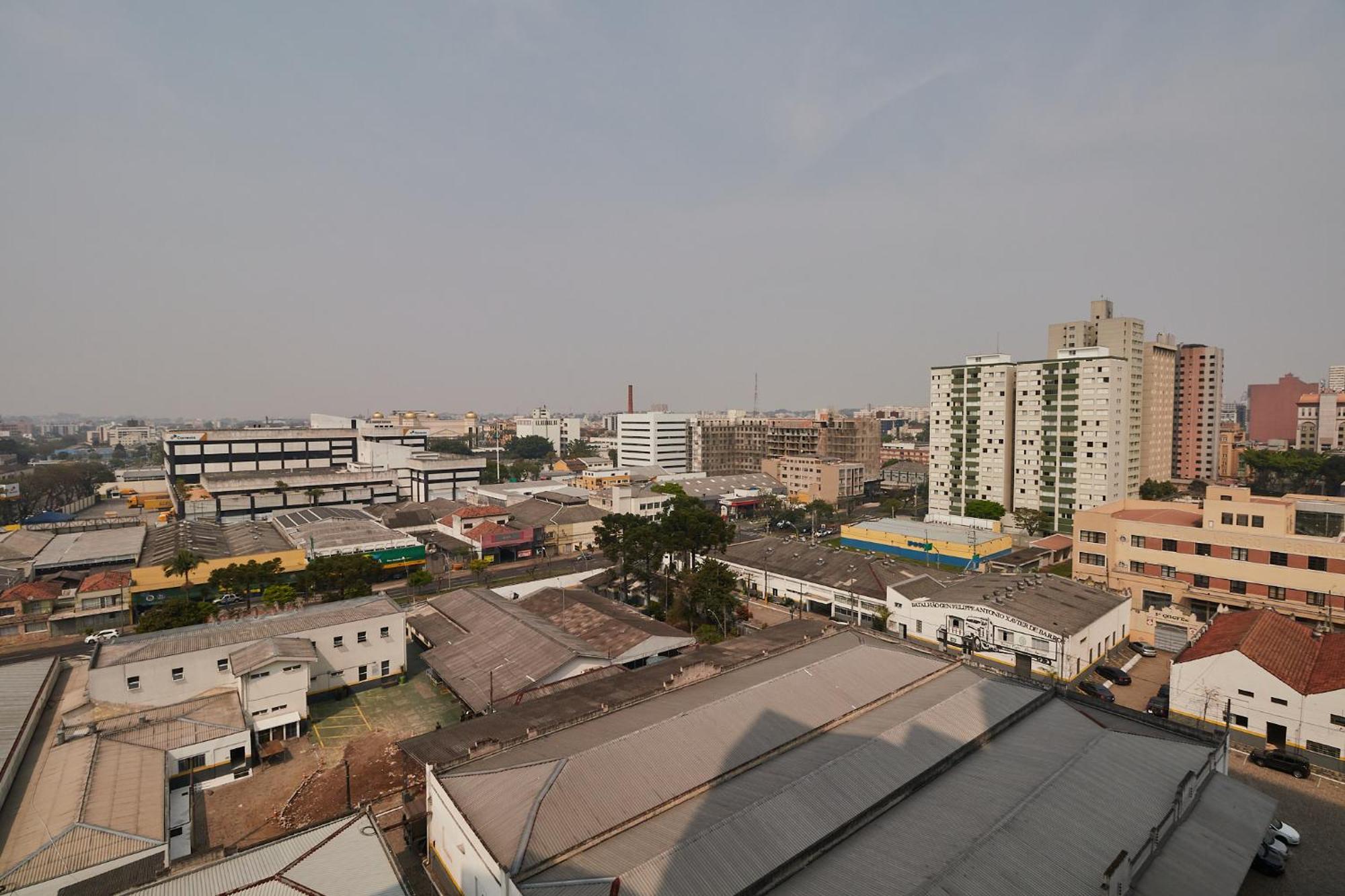Estudio Aconchegante No Centro De Curitiba - Ar Condicio E Localizacao Perfeita! المظهر الخارجي الصورة